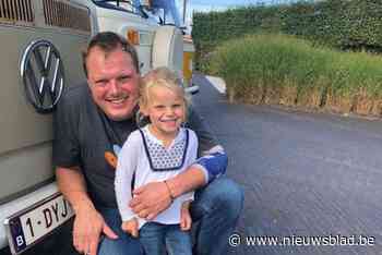 Naast Sam Gooris, Christoff en Bart Kaëll: de hippiebusjes van Pieter (42) zijn blikvangers op Het Schlagerfestival