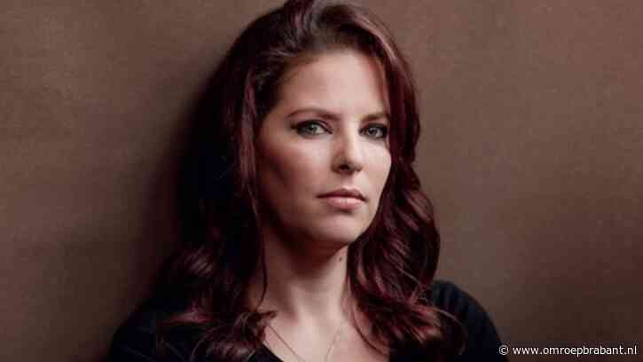 Rowena groeide op in een pleeggezin en verhuisde 36 keer