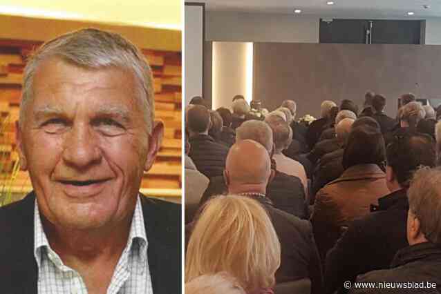 “Onze kampioen, voor altijd”: volle zaal met veel volk uit voetbalwereld op begrafenis André Van Maldeghem