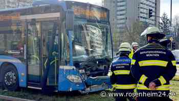Crash in München: Linienbus rammt Trambahn – Sechs Verletzte