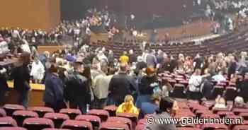 Schietpartij en explosie in concertzaal Moskou: gewapende mannen schieten zeker veertien mensen dood
