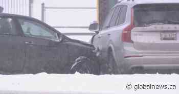 Calgary Police issue traffic advisory after crashes pile up in spring snow