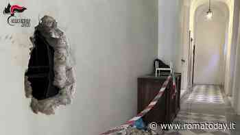 Furto da film in gioielleria a Roma: colpo da 800mila euro della "banda del buco"