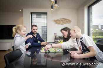 DIT GEVEN ZIJ UIT. “In mei naar Mauritius, met vriendinnen naar Ibiza, met het gezin naar Spanje en met mijn ouders en zus naar Turkije”