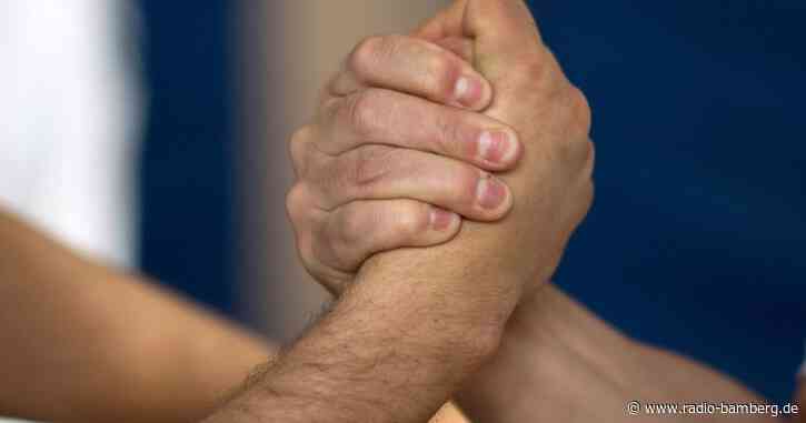 Wer hat die stärksten Arme? – Meisterschaft im Armwrestling