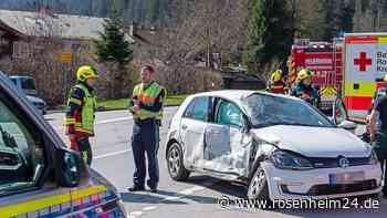 Kreuzungscrash in Bischofswiesen: e-Golf von Lastwagen gerammt