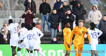 Nederland onder 19 mist EK na nederlaag tegen Frankrijk, Bayern-speler velt Oranje