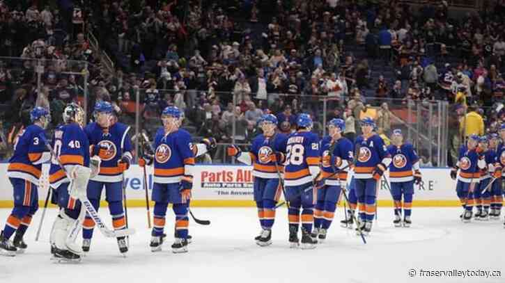 Clutterbuck, Barzal help Islanders end skid, defeat Jets 6-3
