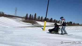 95-year-old blind Korean War veteran yodels his way down ski hill