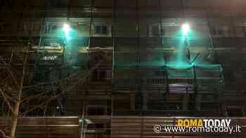 Ladri acrobati nella casa di una donna deceduta, malvivente si lancia dal terzo piano e scappa