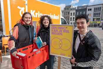 Gulle gevers schenken spullen aan inzamelpunt van Kringwinkel op Sint-Jansplein: “Veel spullen verdienen beter lot dan containerpark ”
