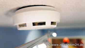 Zweifache Todesgefahr: Rauchwarnmelder rettet Münchnerin (81) das Leben