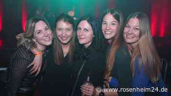 Gib Gas, ich will Spaß: „Ü30er“ feierten ausgiebig bei XxxL Ü30 Party im KuKo