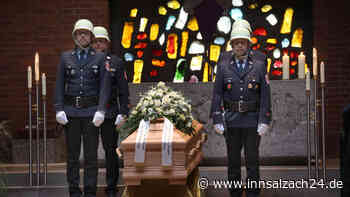 Bewegender Abschied: Großer Trauerzug für Ehren-Kreisbrandrat Benedikt Weinbauer