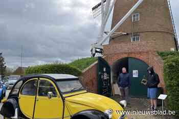 Unieke Citroën-‘tweepaardenmolen’ draait rond windmolen