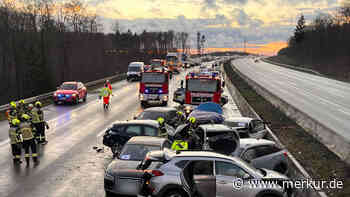 Kettenreaktion nach A3-Kollision: Unfallstelle erstreckt sich über hunderte Meter – Auto in Flammen