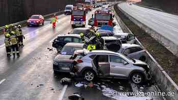 Bayern: Zwei Menschen sterben bei Massenkarambolage mit 40 Fahrzeugen