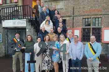 Vijftigers ‘bezetten’ oud gemeentehuis