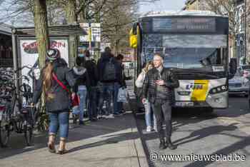 Busreiziger krijgt klappen nadat hij per ongeluk op voet gaat staan: 6 maanden cel voor duo