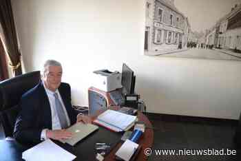 Oud-burgemeester Michel Vanhaeleweyck (77) maakt politieke comeback op lijst van Anders Liberaal: “Biden is toch ook nog president”