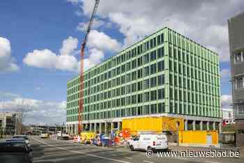 Fuifzaal voor 480 feestgangers op komst aan Posthofbrug: “Berchem heeft nood aan ruimte voor de jeugd”