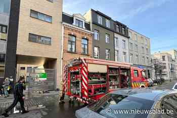 Tiener met rookintoxicatie naar ziekenhuis na keukenbrand in Antwerpen-Noord