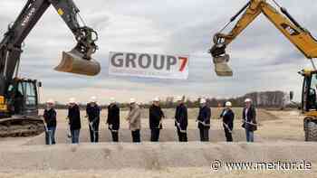 Spatenstich für 65 000 Quadratmeter großes Dienstleistungszentrum von Group 7 im Gewerbegebiet Schwaig