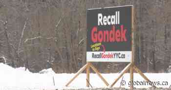 City of Calgary removing Recall Gondek signs due to bylaw infraction