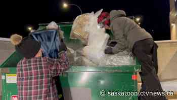 'I was just like, holy cow!': Saskatoon dumpster divers reclaim wasted valuables