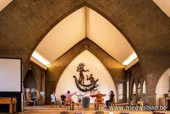 Parochie waar ook vrouwen welkom zijn achter het altaar uit katholieke kerk gezet: “Maar we blijven voortdoen”