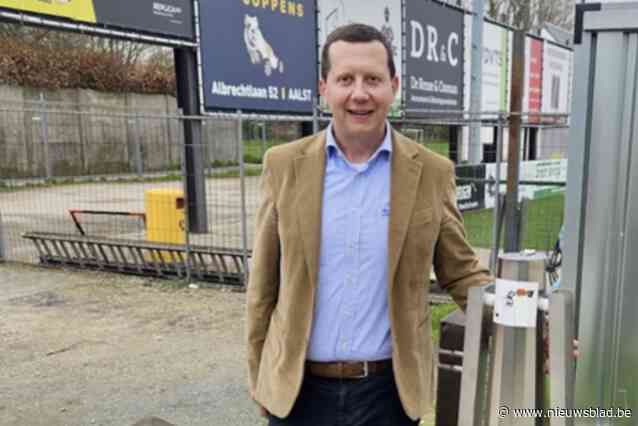 Gemeente moet alle ‘verstoppingsgevoelige’ hondentoiletten vervangen: “Prestigeproject van vorig bestuur kostte ons al 11.000 euro extra”