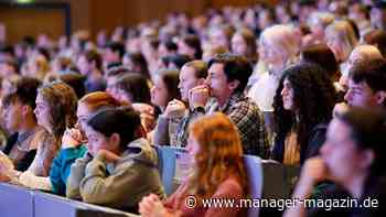 Künstliche Intelligenz: Studierende erwarten Erleichterungen im Job