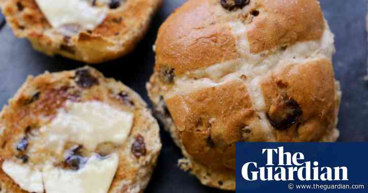 UK food price inflation slows to 4.5% but many shoppers still struggling