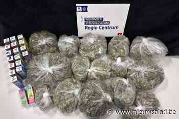 Politie vindt anderhalve kilo cannabis in wagen