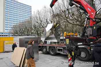 Herdenkingsmonument V-bommen beschadigd bij verhuis: “Schade is te overzien, maar nieuwe restauratie is noodzakelijk”