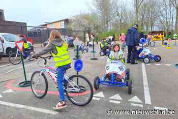 Bilzense leerlingen oefenen verkeersregels met gocart: “Veel geleerd over stopborden”