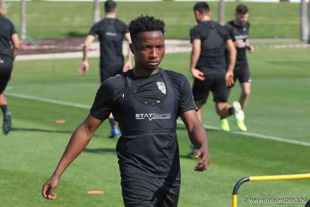 Emmanuel Sowah (RAAL La Louvière) naar Eendracht Mazenzele Opwijk, dat geen licentie aanvraagt