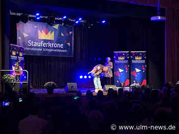 Bernhard Brink beim Schlagerwettbewerb: 18 Sängerinnen und Sänger wetteifern um "Stauerkrone"