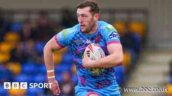 Centre Wardle signs five-year Wigan extension