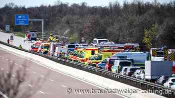Schwerer Unfall mit Reisebus auf A9: Mindestens ein Toter
