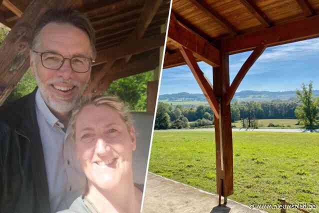 Kris en Trevor starten vakantiehuis in het Franse Lot-et-Garonne: “Zo verliefd op uitzicht dat hij het heeft gekocht zonder dat ik het had gezien”