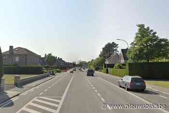 Man (51) verliest controle over zijn stuur en rijdt tegen geparkeerde auto