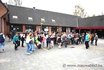 Ook kinderen ’t Kroontje stampen voor vrede