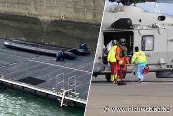 Bootje met 24 transmigranten dobbert twee dagen stuurloos rond voor kust: vijf jaar cel voor mensensmokkelaars