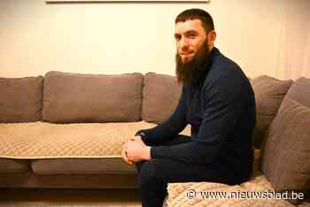 Na ruim vijf (!) jaar voorhechtenis mag vermeende Syriëstrijder Islam (40) de cel verlaten: “De lucht buiten is zo anders”