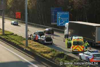 Grote hinder op E17 door ongeval in Waasmunster