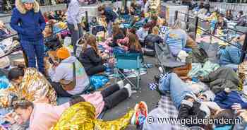 Al dagen liggen Niall Horan-fans op stoep bij Ziggo Dome: ‘Net Koningsdag, maar dan zonder Willem-Alexander’