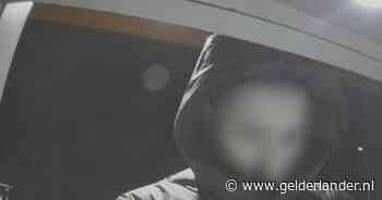 Moeder herkent eigen zoon bij pinnen met afgetroggelde pas: ‘Ik ben een van die viezeriken’