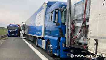 Nach Auffahrunfall mit sechs Fahrzeugen: A3 Richtung Nürnberg gesperrt