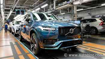 Volvo builds its final diesel-powered car, a blue XC90